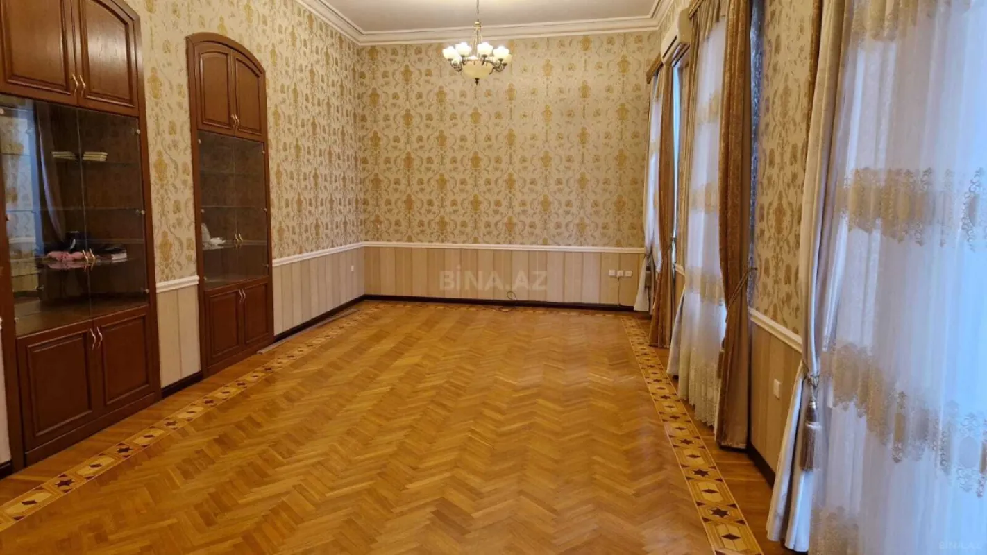 Kirayə verilir 5 otaqlı ofis 210 m²