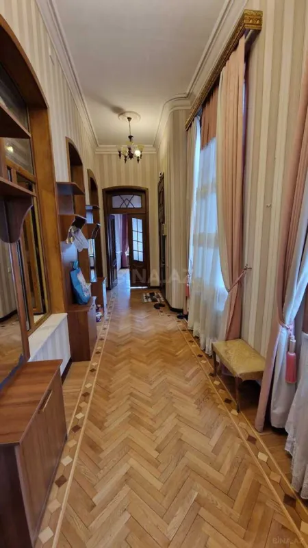 Kirayə verilir 5 otaqlı ofis 210 m²