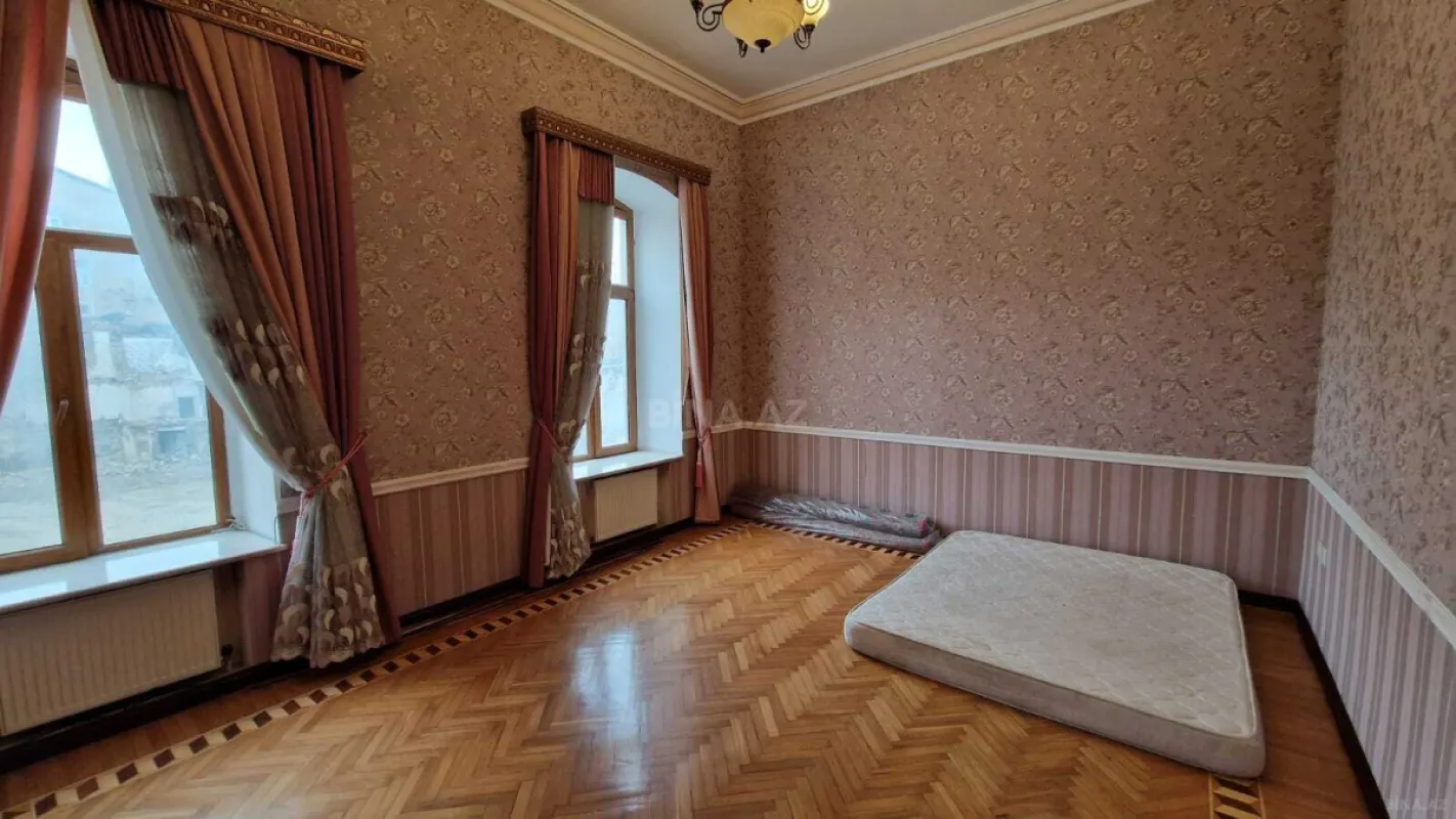 Kirayə verilir 5 otaqlı ofis 210 m²