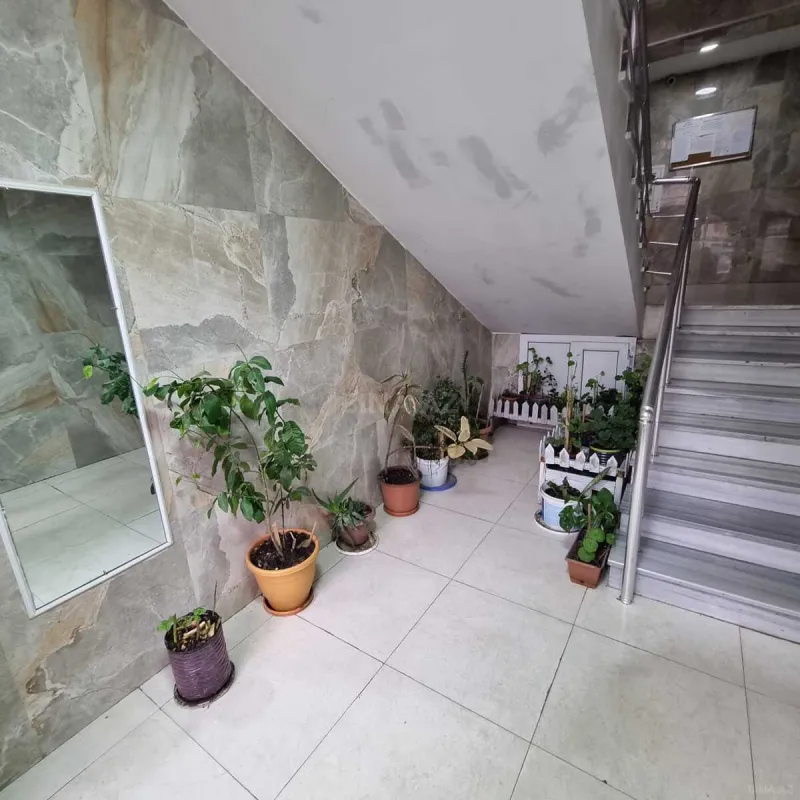 Kirayə verilir 2 otaqlı mənzil 80 m²