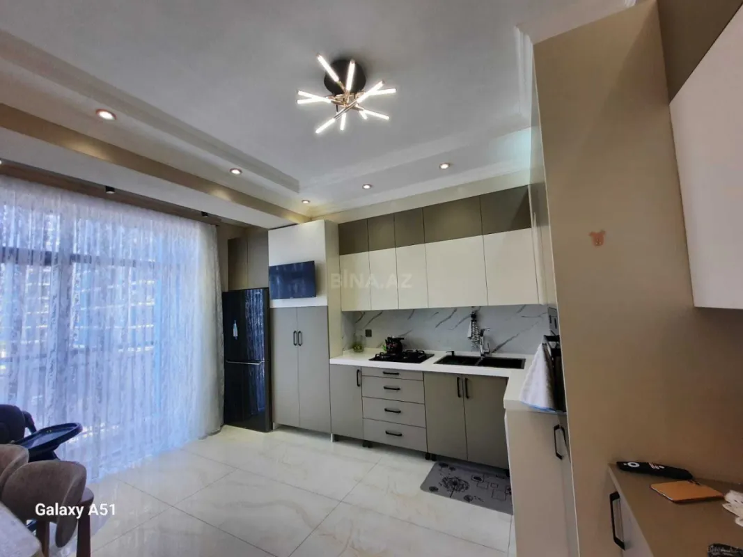 Satılır 2 otaqlı mənzil 87 m²
