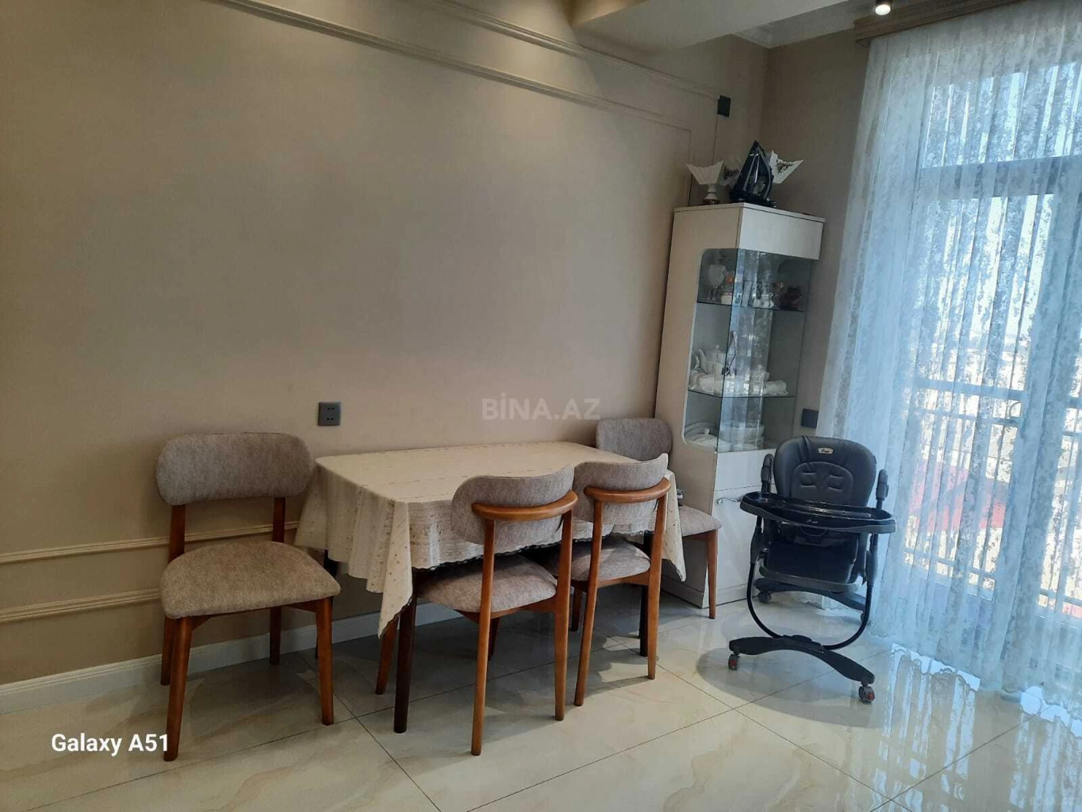 Satılır 2 otaqlı mənzil 87 m²
