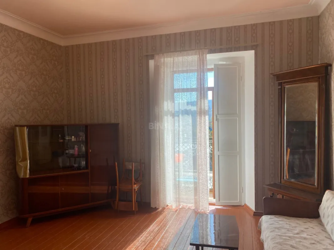 Satılır 2 otaqlı mənzil 75 m²