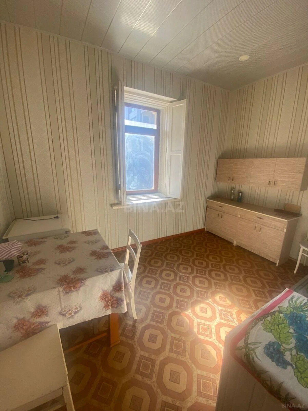 Satılır 2 otaqlı mənzil 75 m²