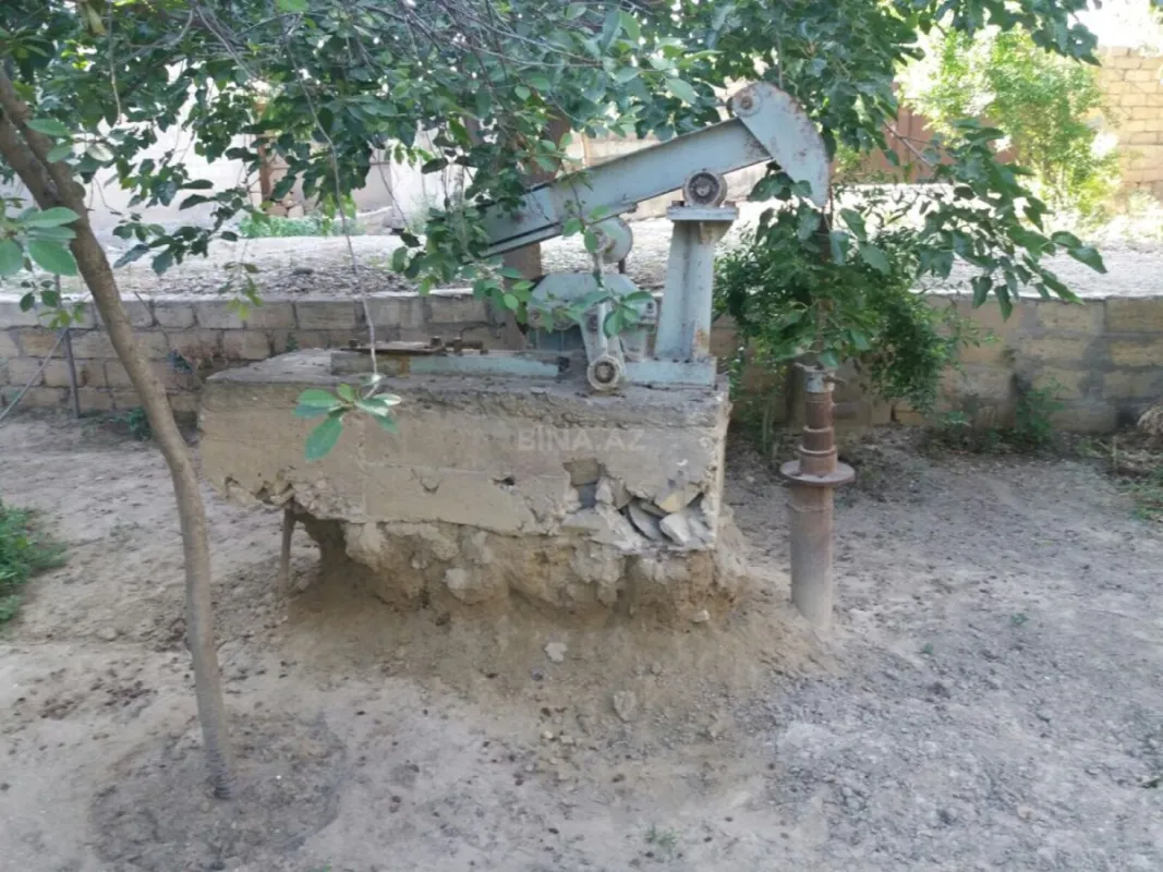 Satılır 10 otaqlı həyət evi 450 m²