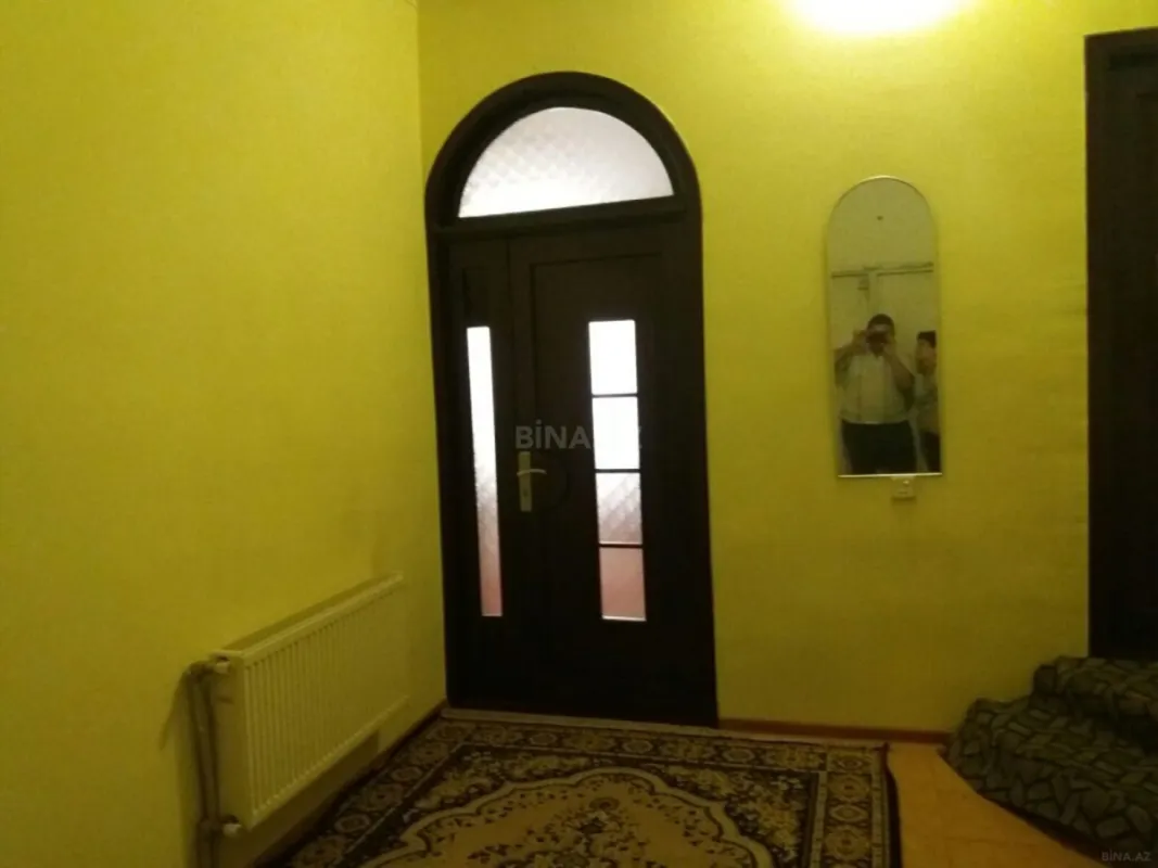 Satılır 10 otaqlı həyət evi 450 m²