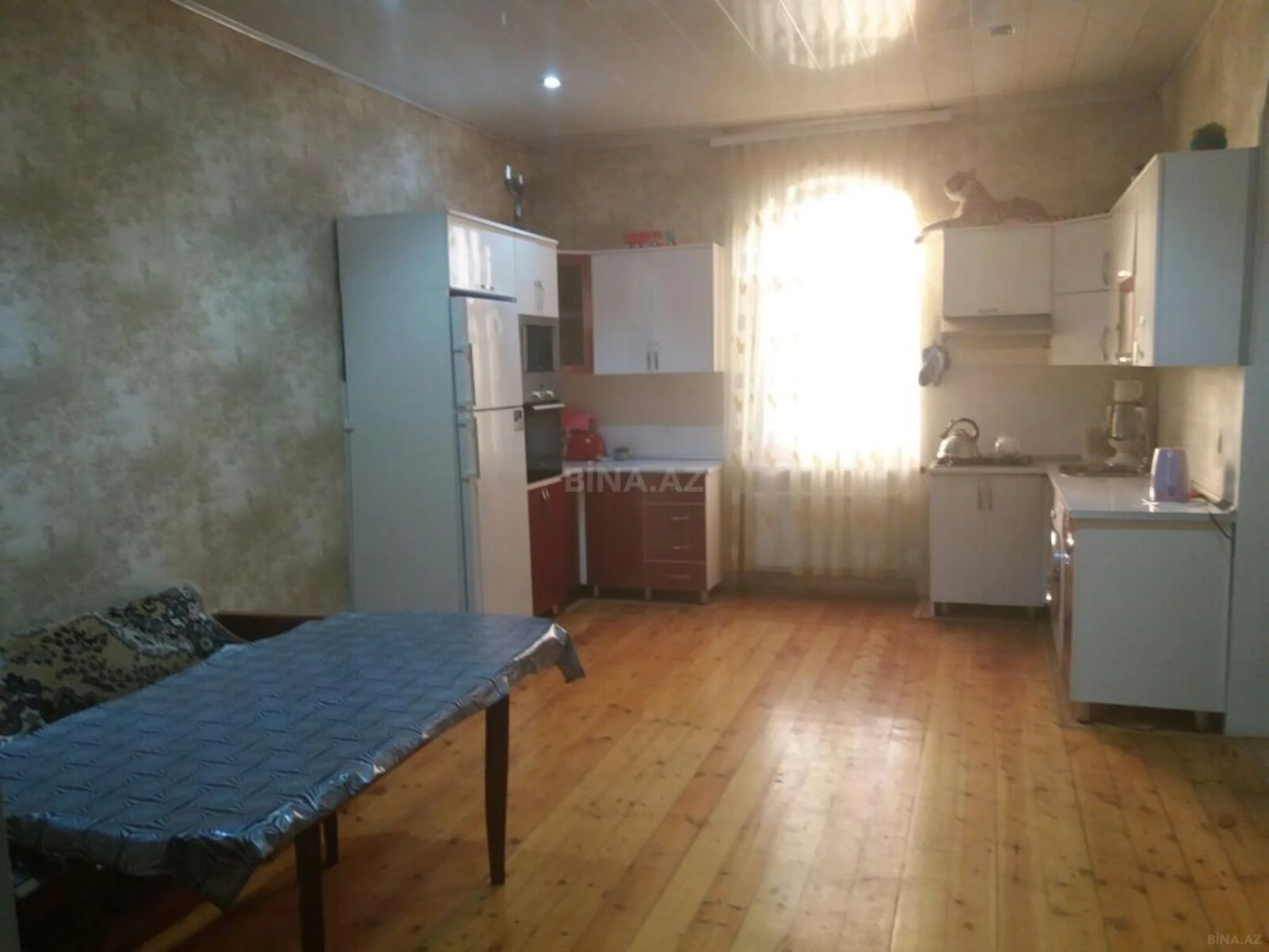 Satılır 10 otaqlı həyət evi 450 m²
