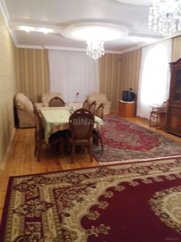 Satılır 10 otaqlı həyət evi 450 m²