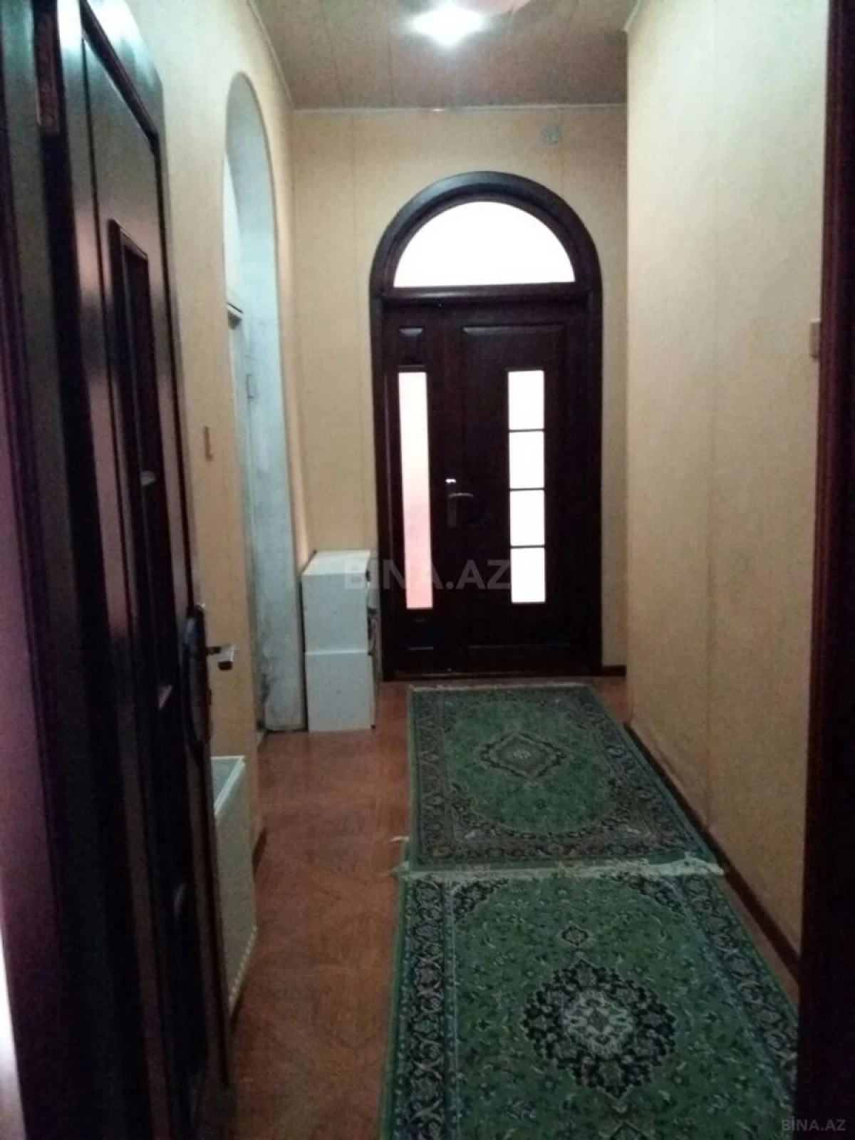 Satılır 10 otaqlı həyət evi 450 m²