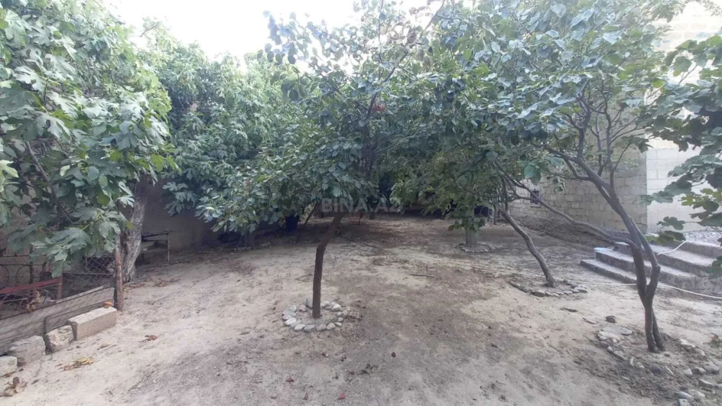 Satılır 10 otaqlı həyət evi 450 m²