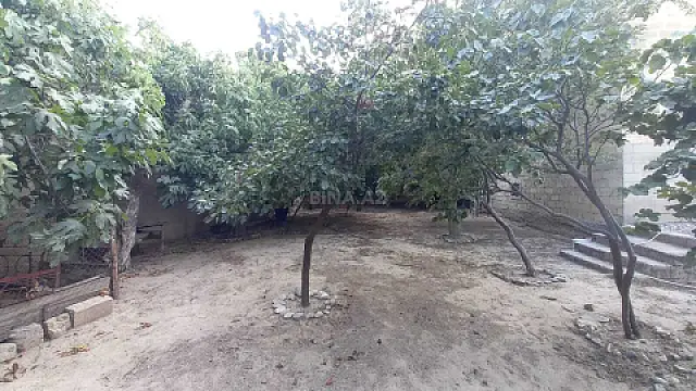 Satılır 10 otaqlı həyət evi 450 m²