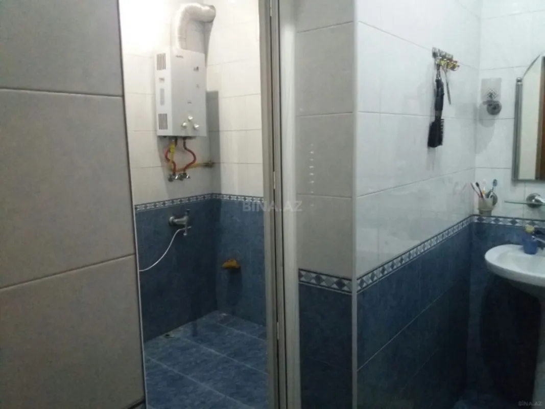 Satılır 10 otaqlı həyət evi 450 m²