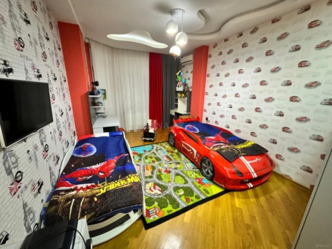 Satılır 3 otaqlı mənzil 137 m²