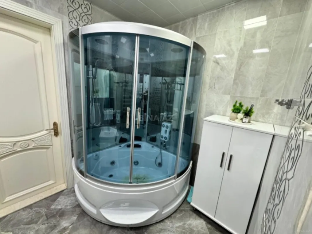 Satılır 3 otaqlı mənzil 137 m²