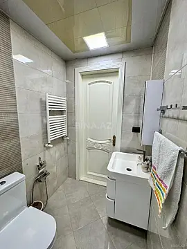 Satılır 3 otaqlı mənzil 137 m²