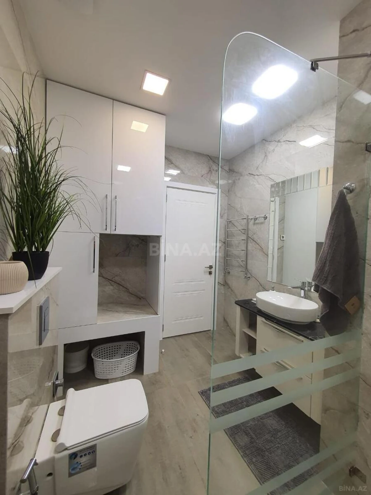 Kirayə verilir 3 otaqlı mənzil 130 m²