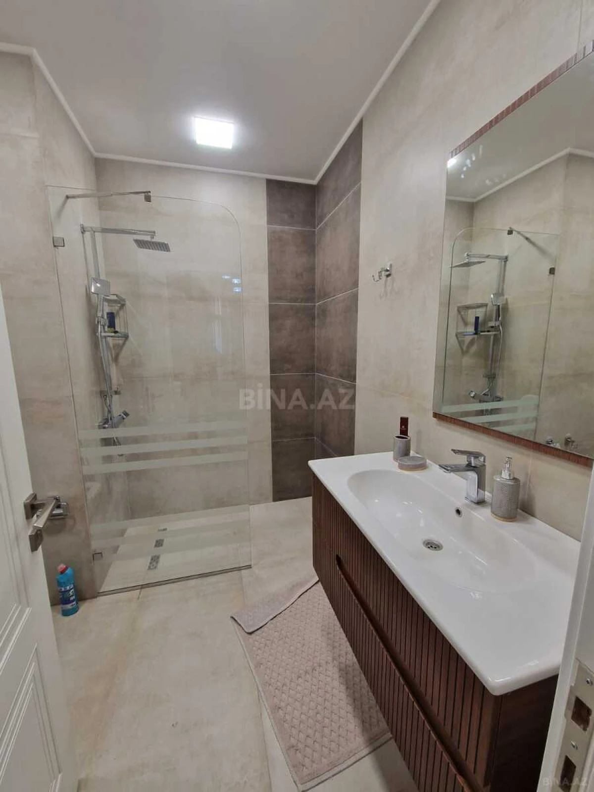 Kirayə verilir 3 otaqlı mənzil 130 m²