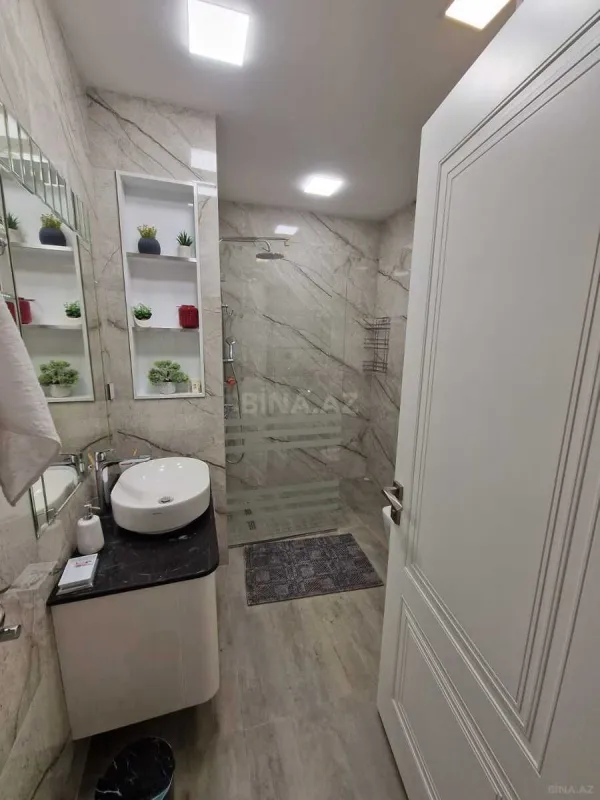 Kirayə verilir 3 otaqlı mənzil 130 m²