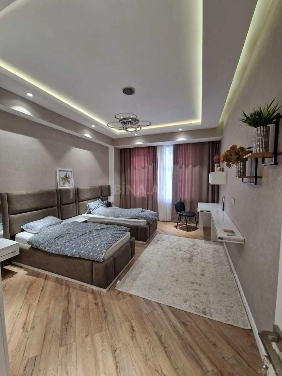 Kirayə verilir 3 otaqlı mənzil 130 m²
