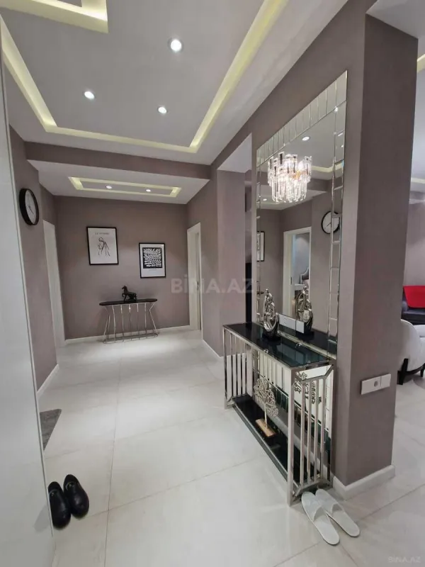Kirayə verilir 3 otaqlı mənzil 130 m²