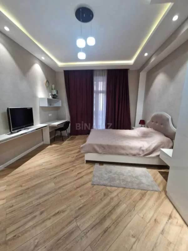 Kirayə verilir 3 otaqlı mənzil 130 m²