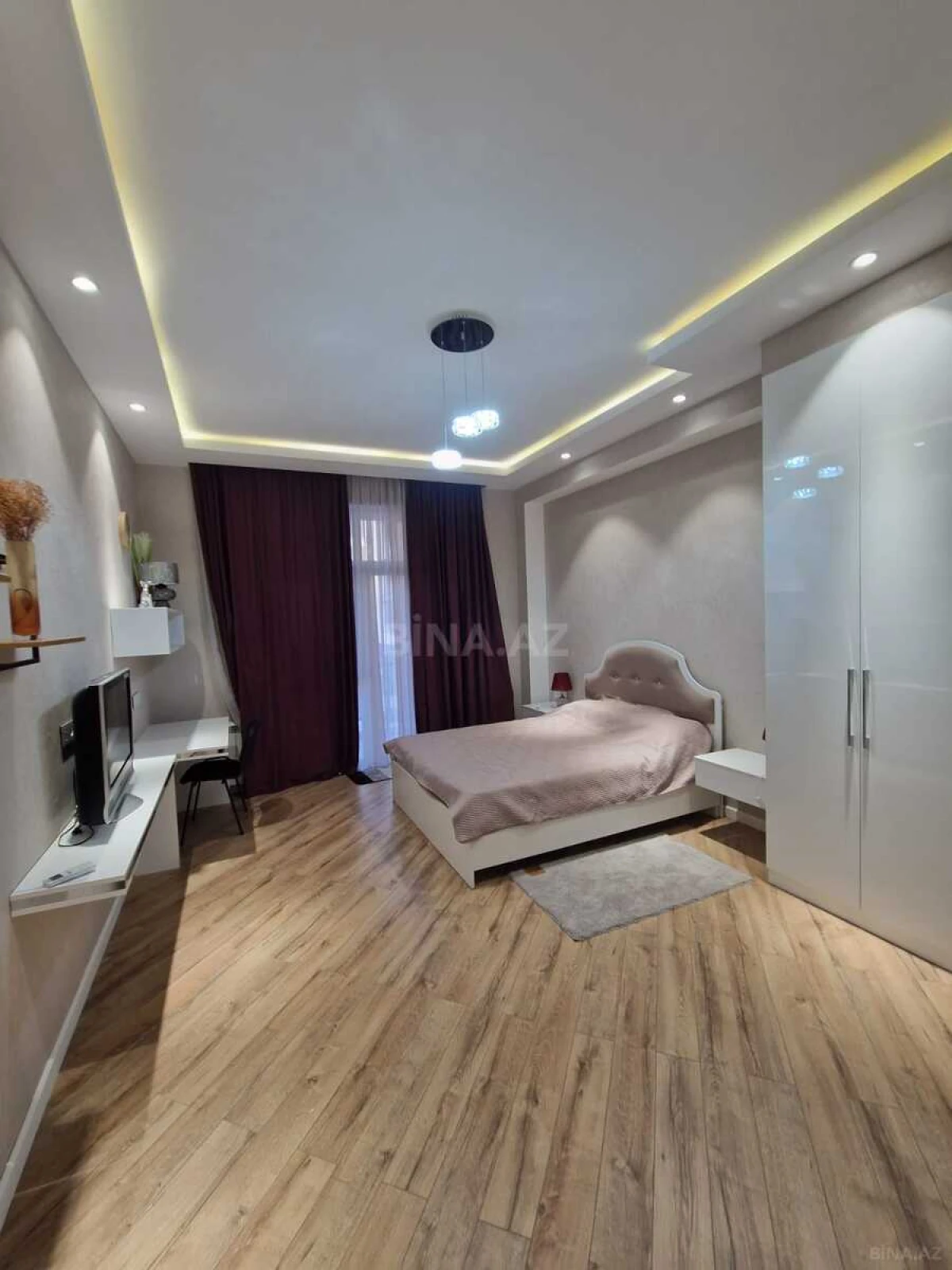 Kirayə verilir 3 otaqlı mənzil 130 m²