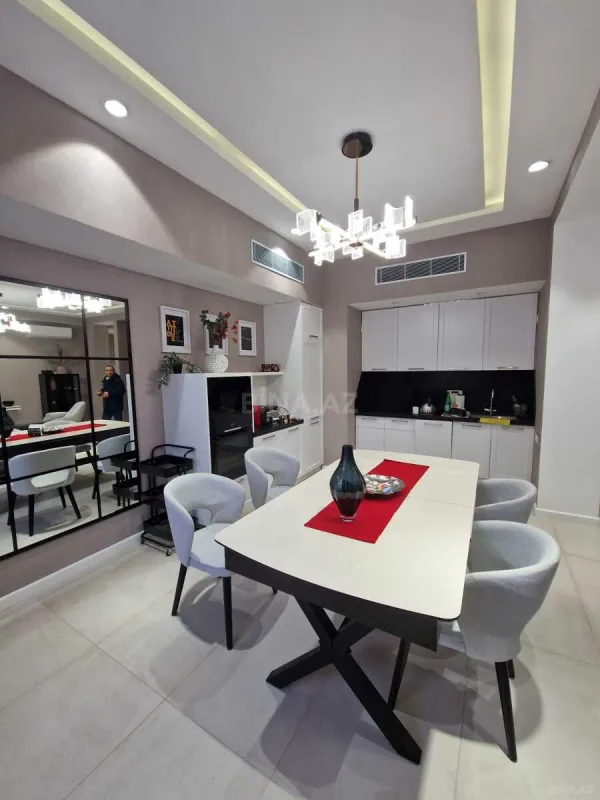 Kirayə verilir 3 otaqlı mənzil 130 m²