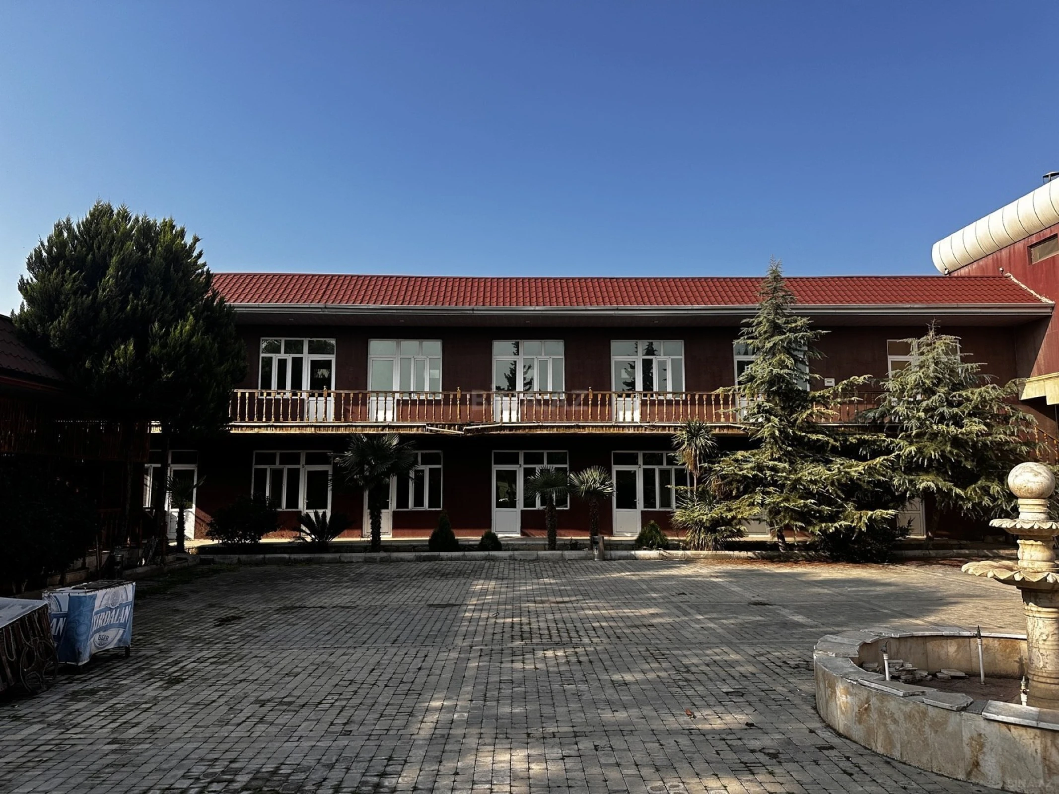 Satılır obyekt 1664.2 m²