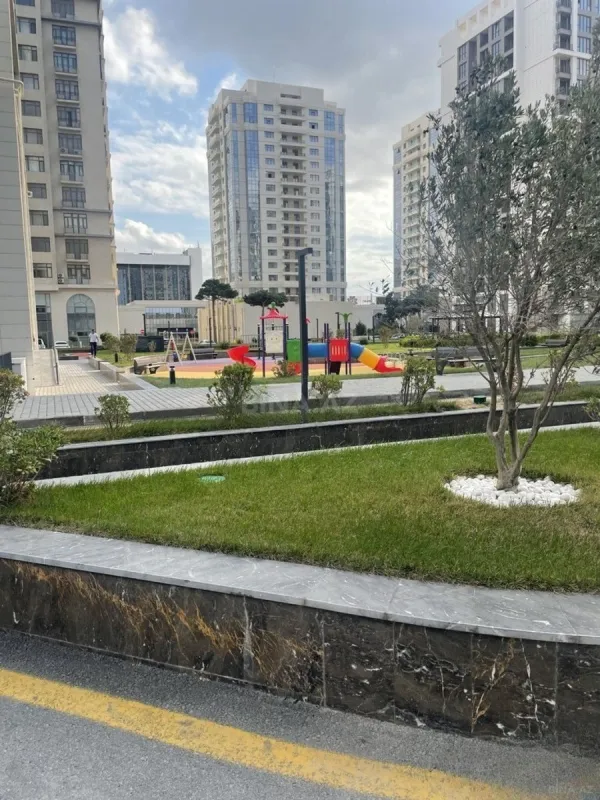 Satılır 2 otaqlı mənzil 108.2 m²