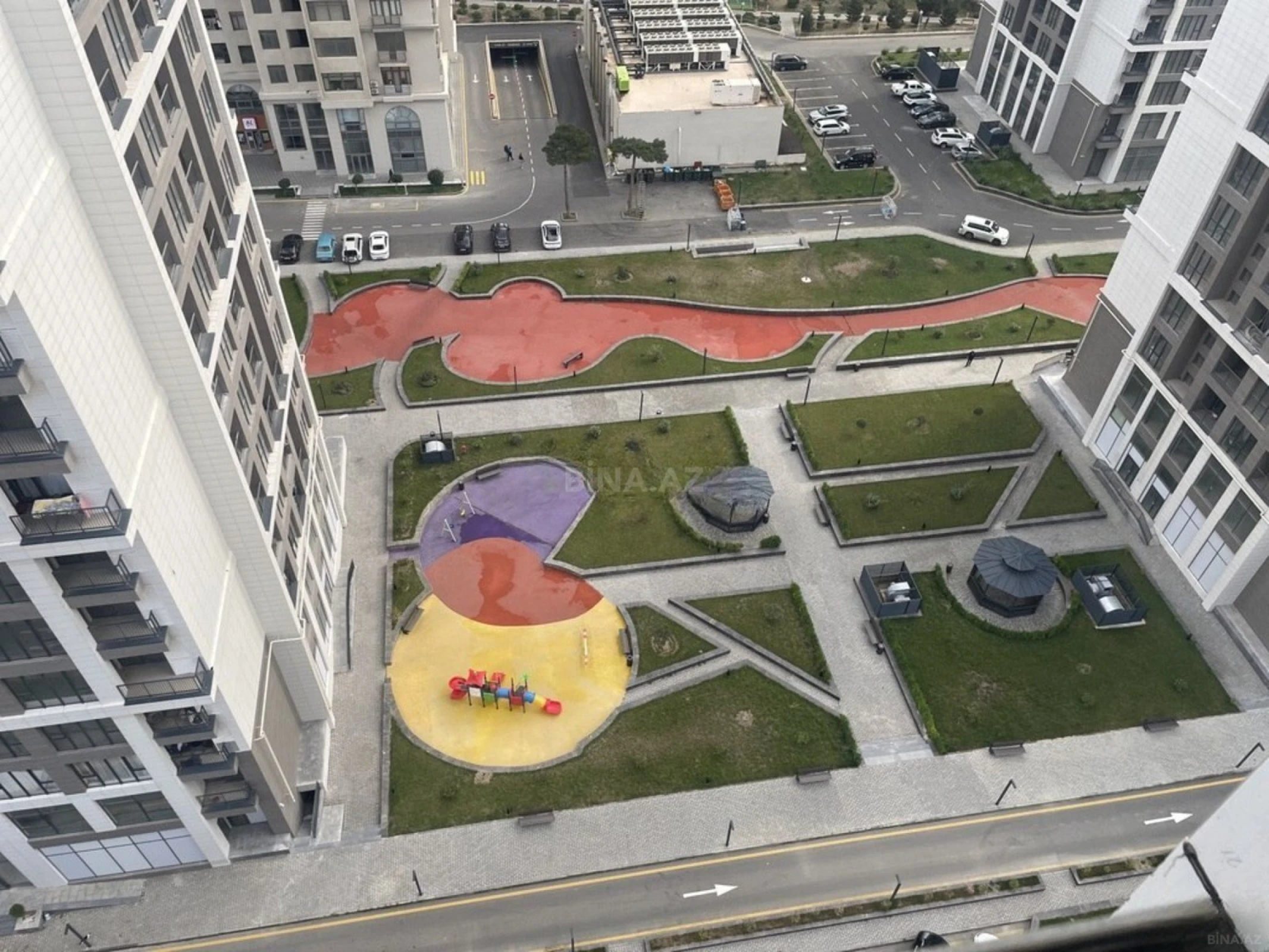 Satılır 2 otaqlı mənzil 108.2 m²