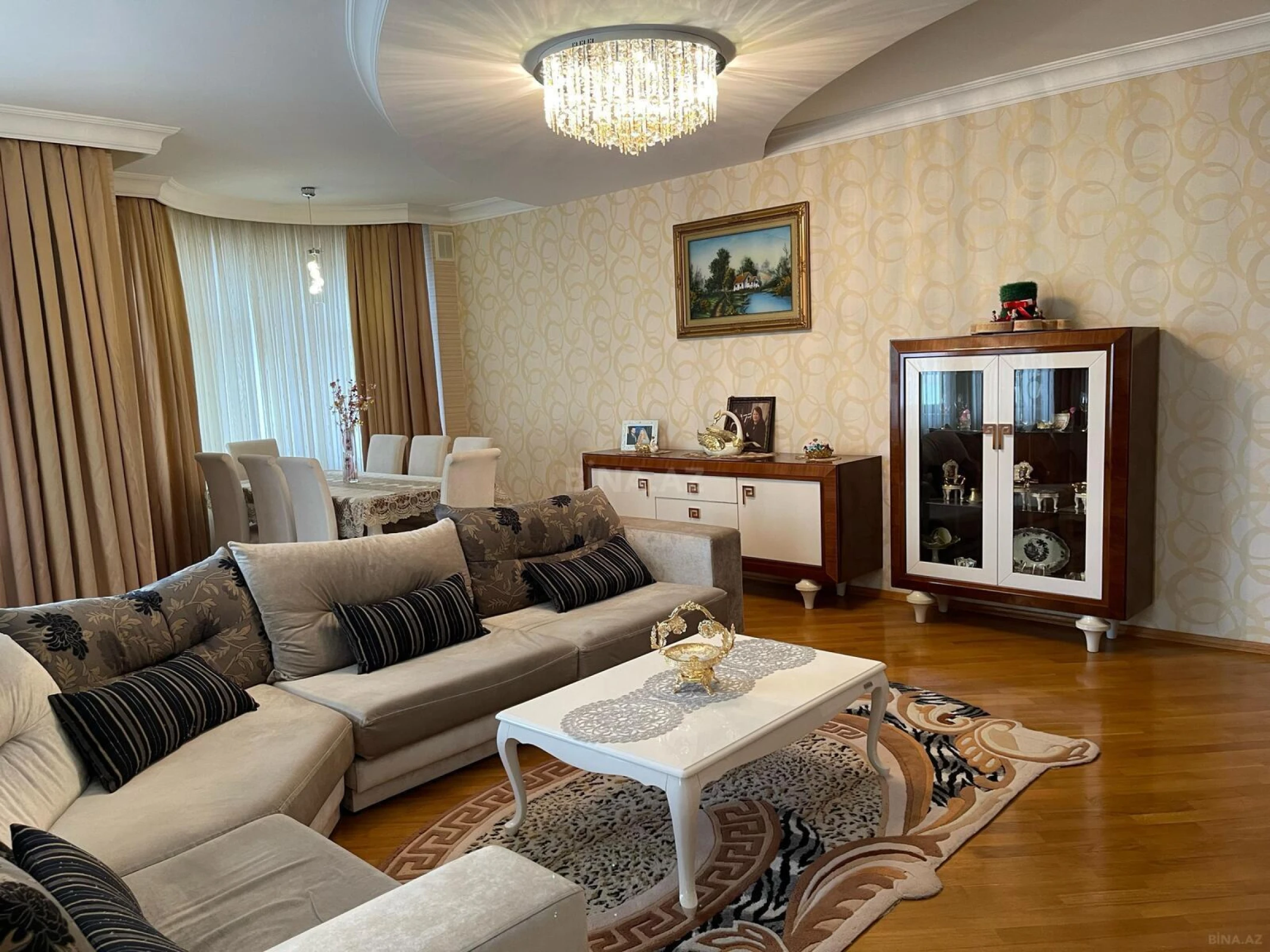 Satılır 3 otaqlı mənzil 150 m²