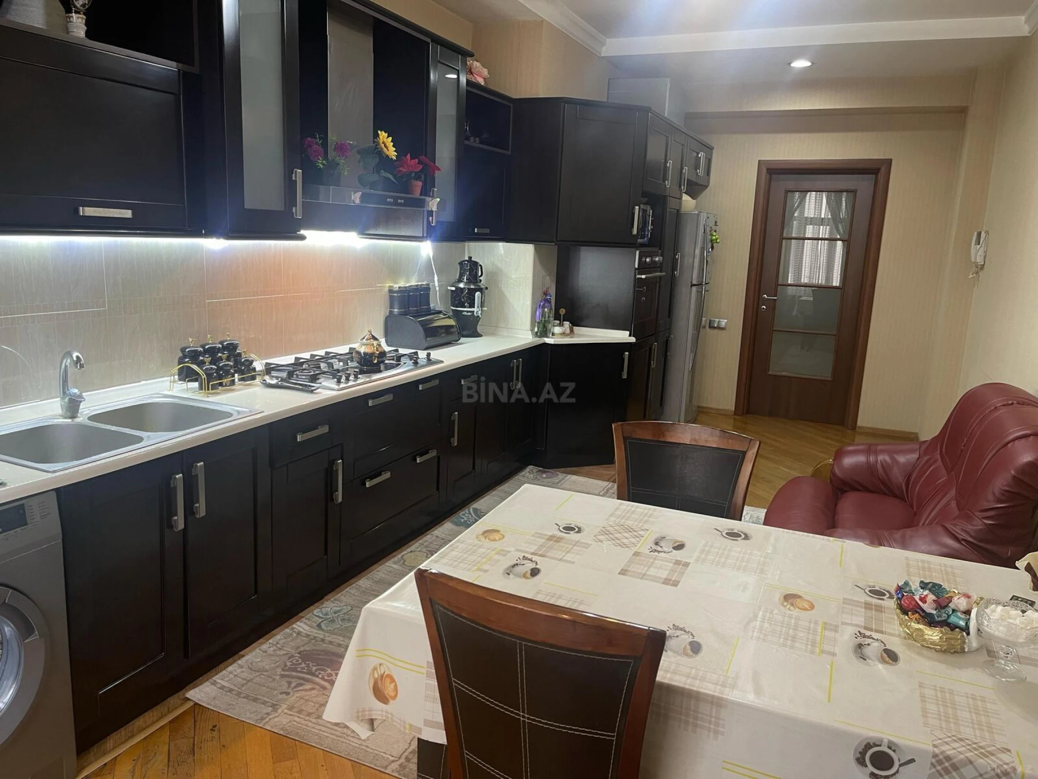 Satılır 3 otaqlı mənzil 150 m²