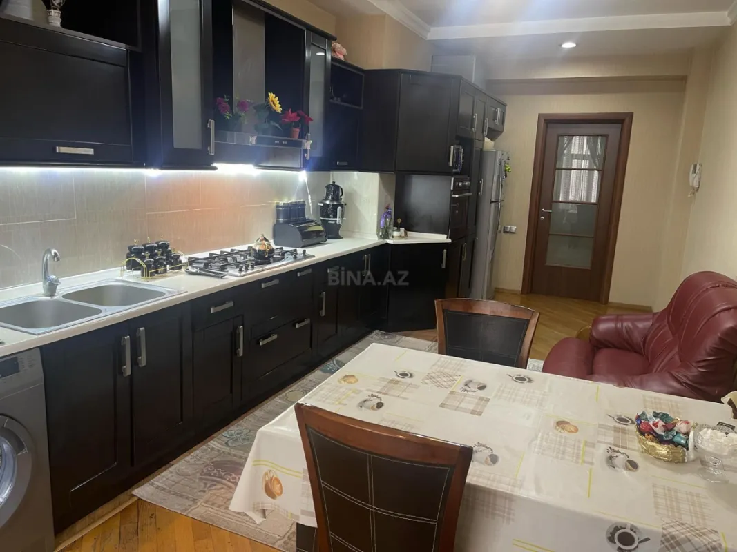 Satılır 3 otaqlı mənzil 150 m²