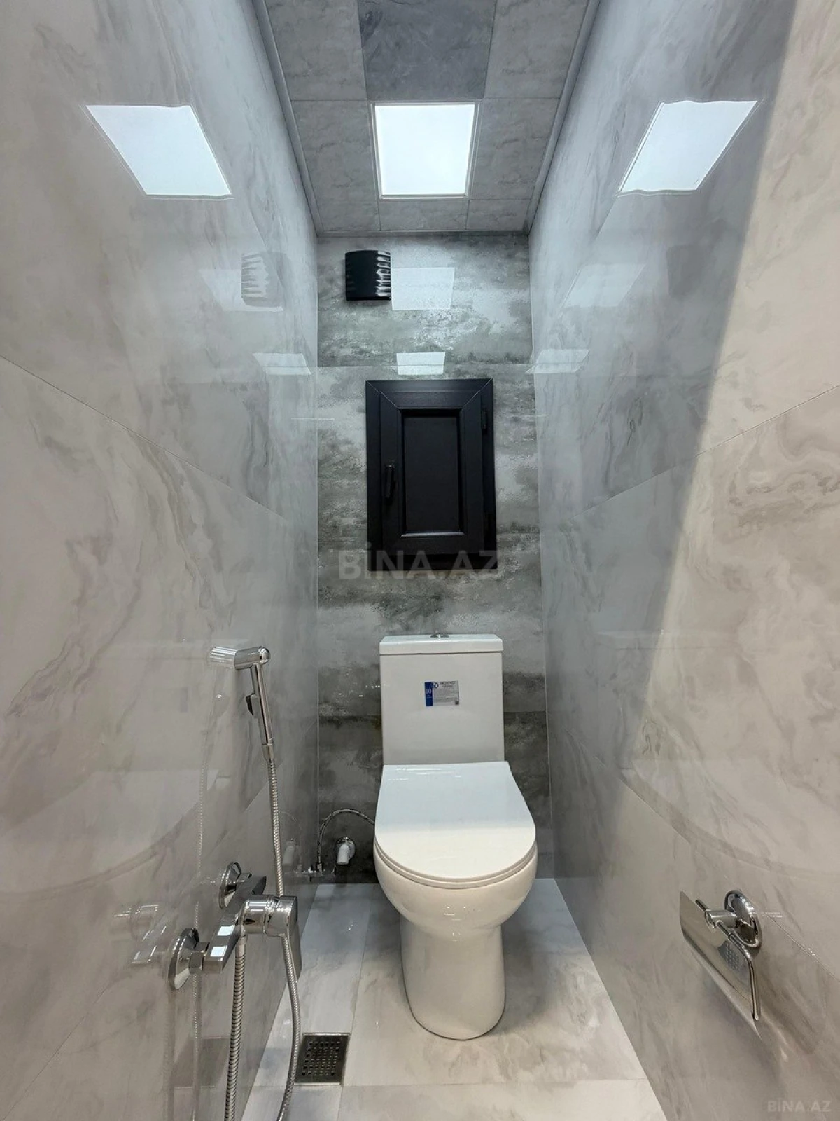 Satılır 2 otaqlı mənzil 65 m²