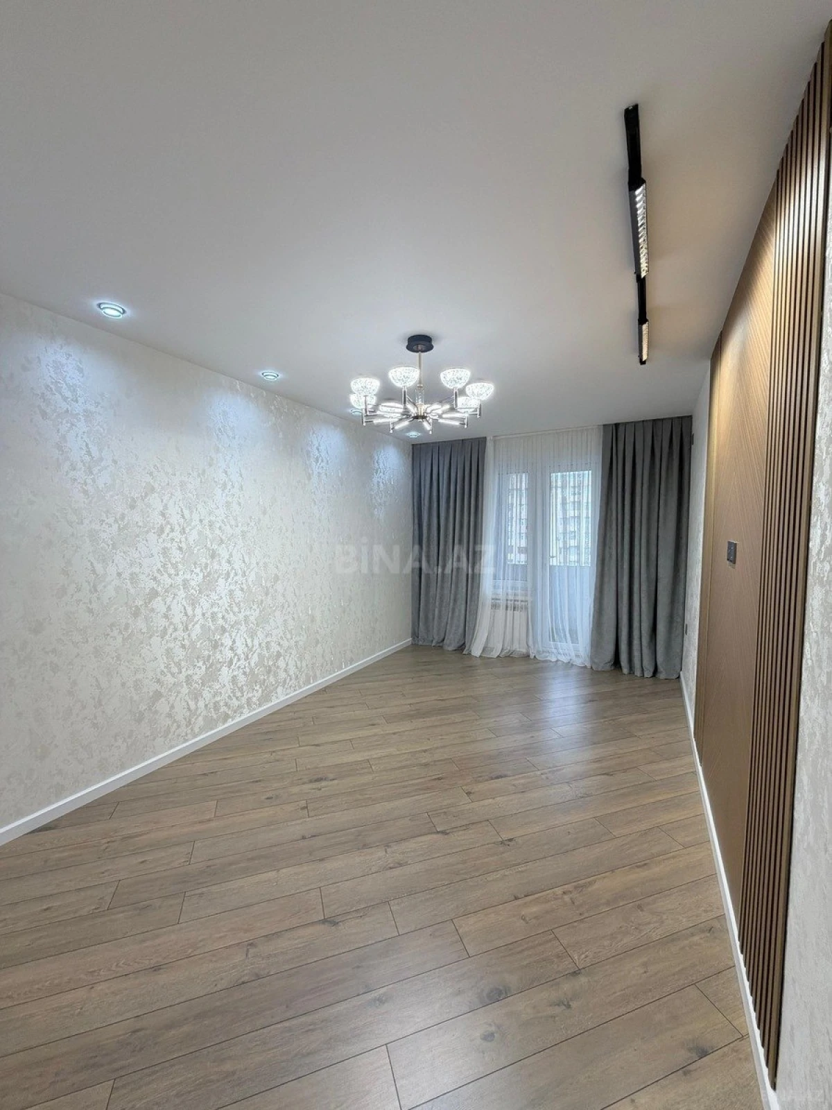 Satılır 2 otaqlı mənzil 65 m²
