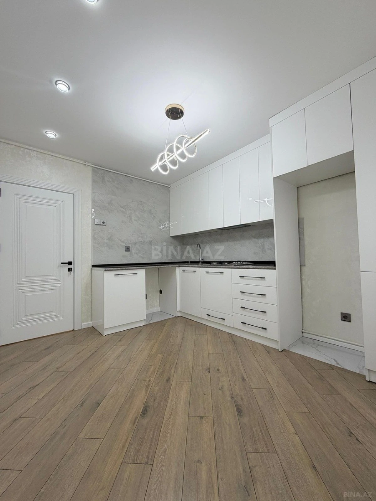 Satılır 2 otaqlı mənzil 65 m²
