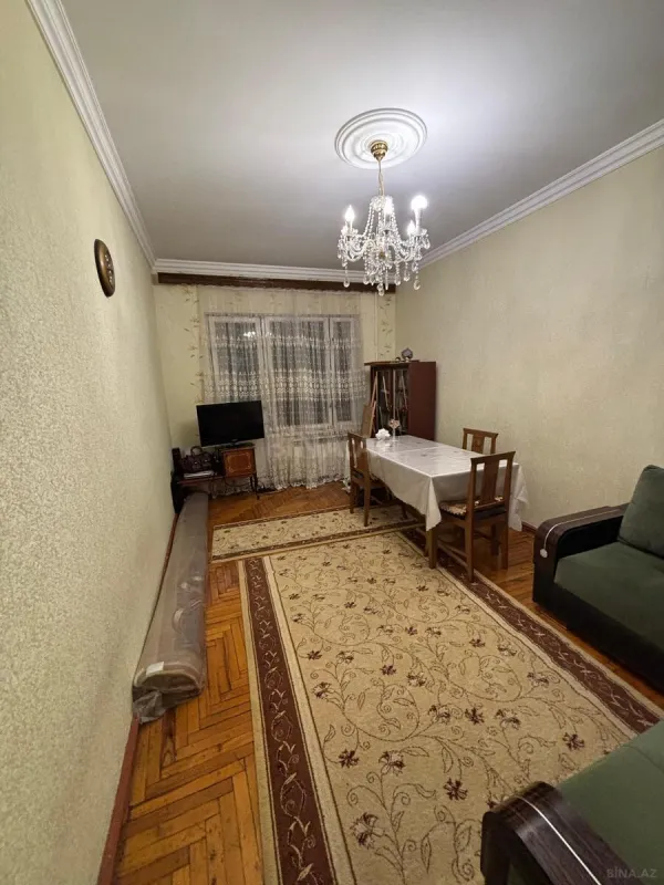 Satılır 4 otaqlı mənzil 110 m²