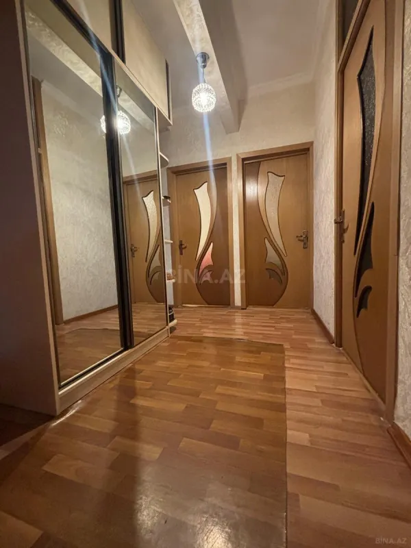 Satılır 4 otaqlı mənzil 110 m²