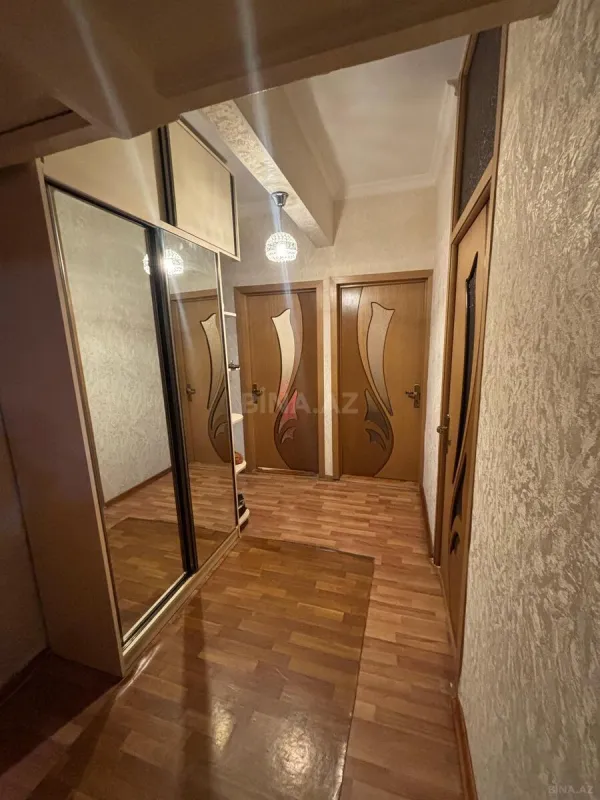 Satılır 4 otaqlı mənzil 110 m²