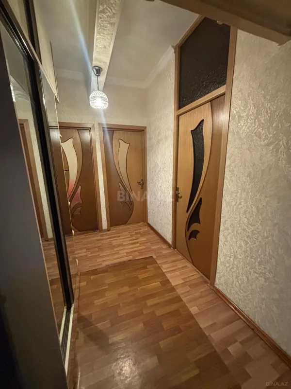 Satılır 4 otaqlı mənzil 110 m²