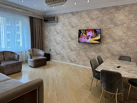 Kirayə verilir 3 otaqlı mənzil 145 m² — Bakı, Yeni Günəşli 3 otaq 145.00 m²