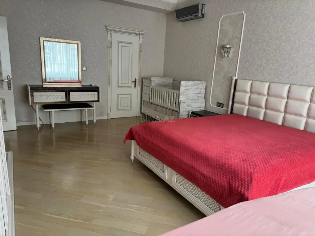 Kirayə verilir 3 otaqlı mənzil 145 m²