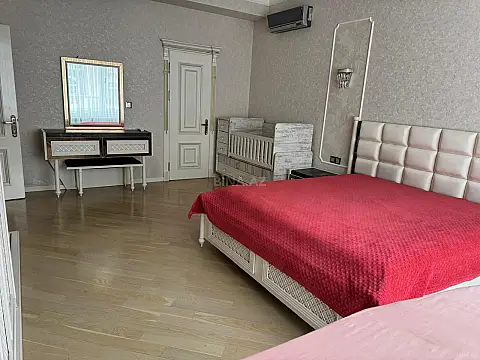 Kirayə verilir 3 otaqlı mənzil 145 m²