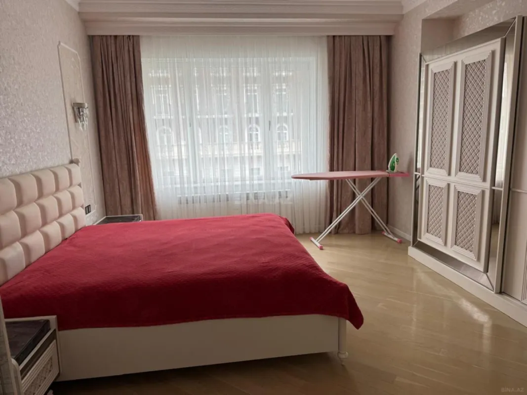 Kirayə verilir 3 otaqlı mənzil 145 m²