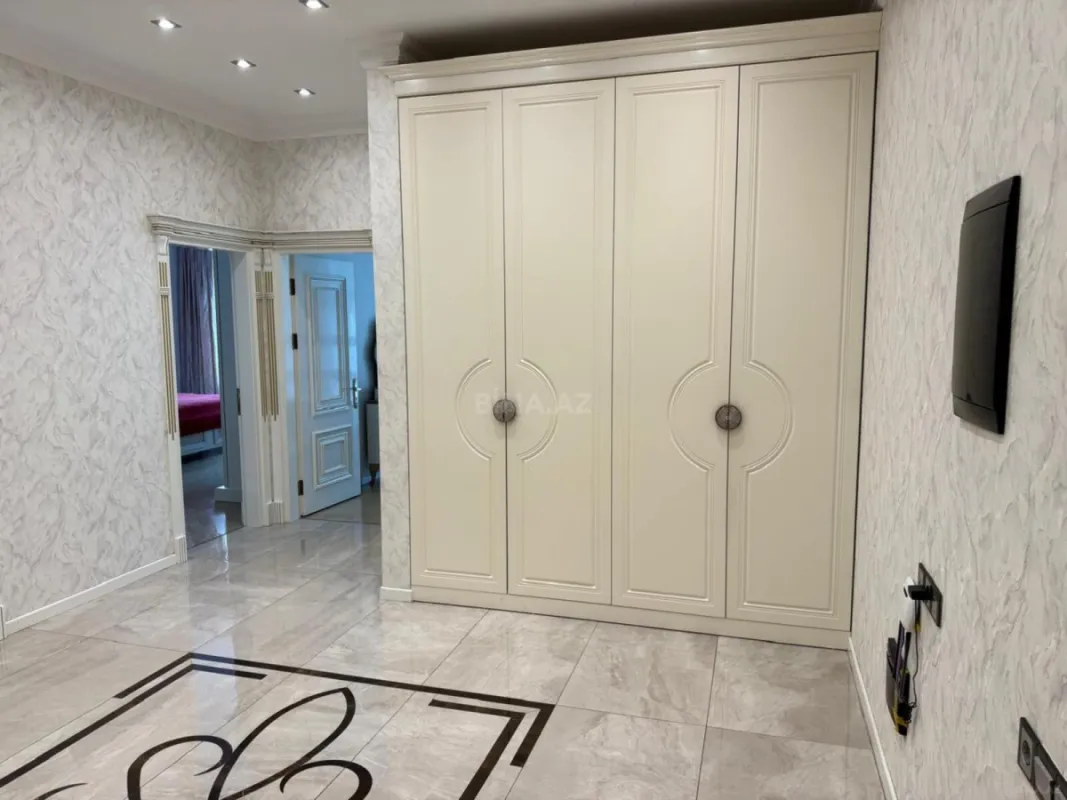Kirayə verilir 3 otaqlı mənzil 145 m²