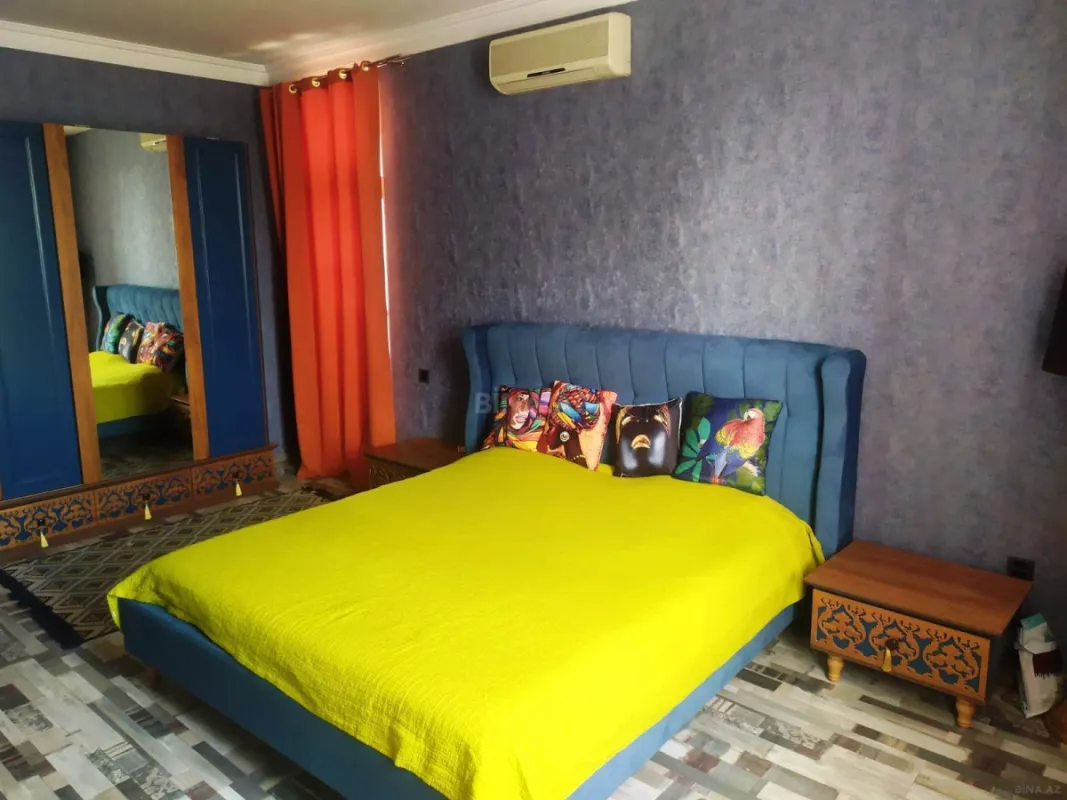 Satılır 4 otaqlı mənzil 160 m²