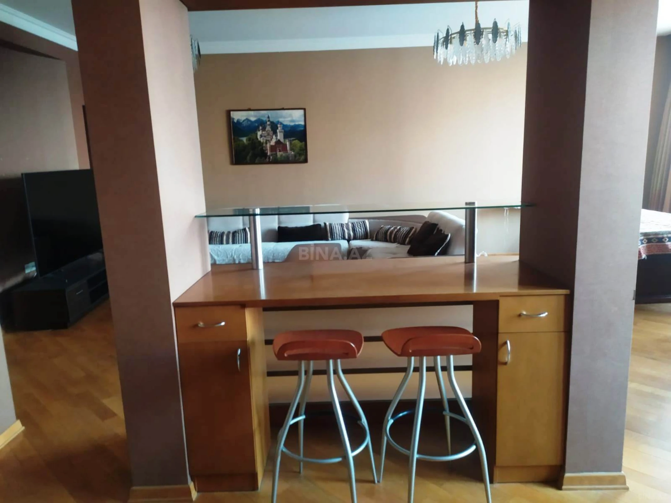 Satılır 4 otaqlı mənzil 160 m²