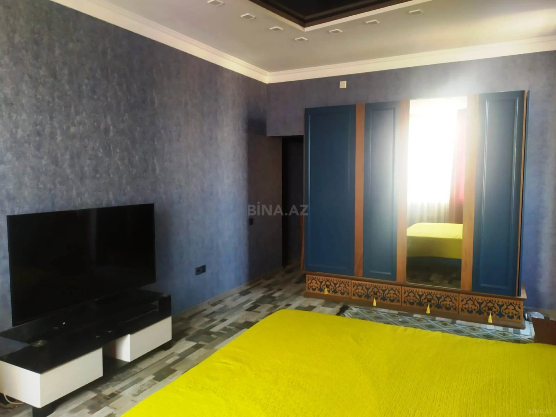 Satılır 4 otaqlı mənzil 160 m²