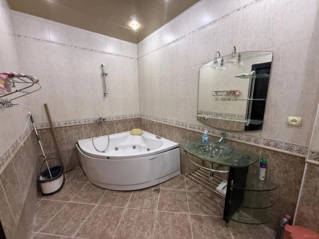 Kirayə verilir 3 otaqlı mənzil 160 m²