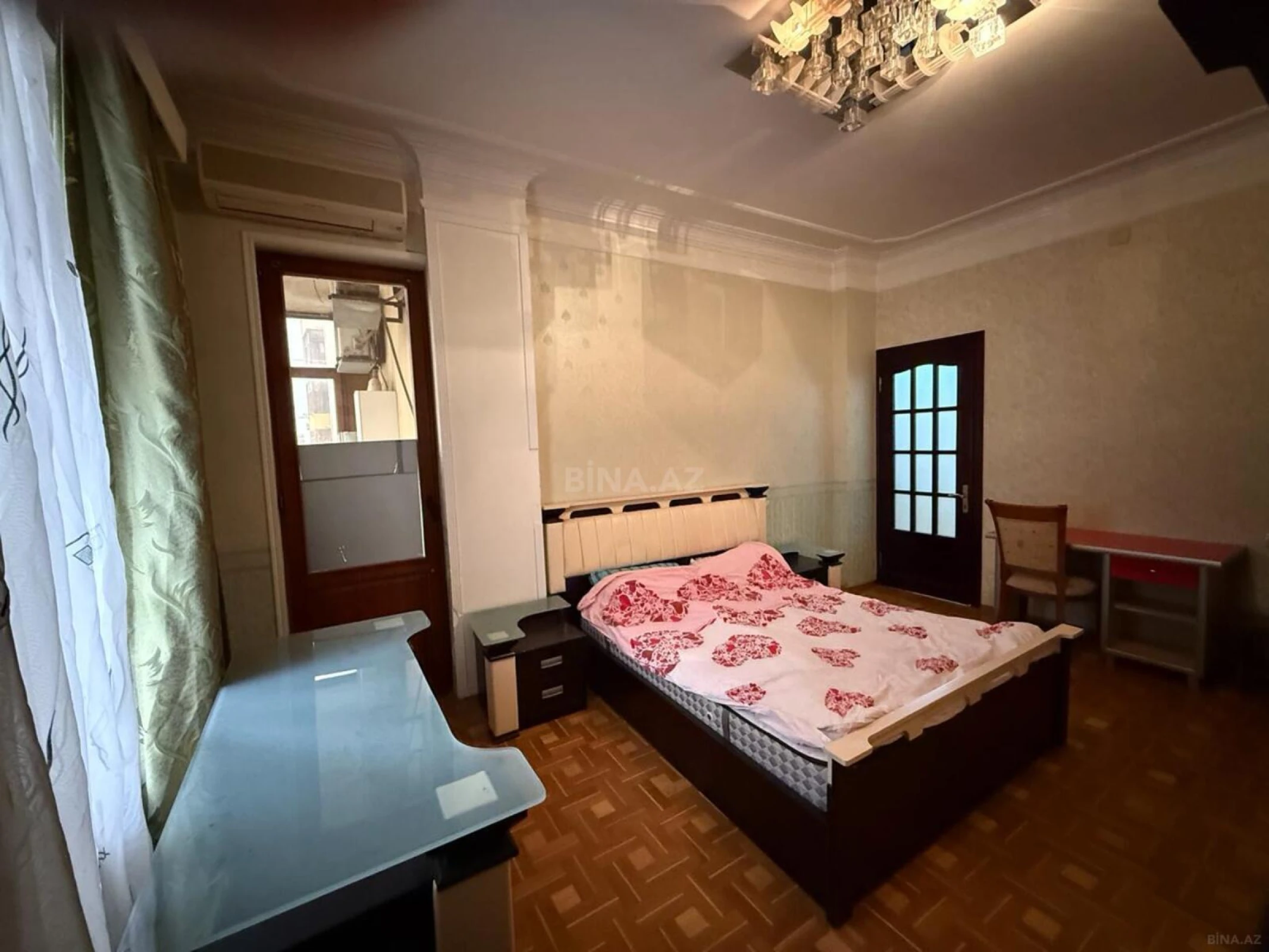 Kirayə verilir 3 otaqlı mənzil 160 m²